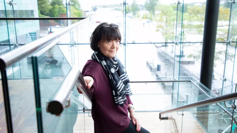 Outi Pakkanen – Helsingin rikoskirjallisuuden mestari