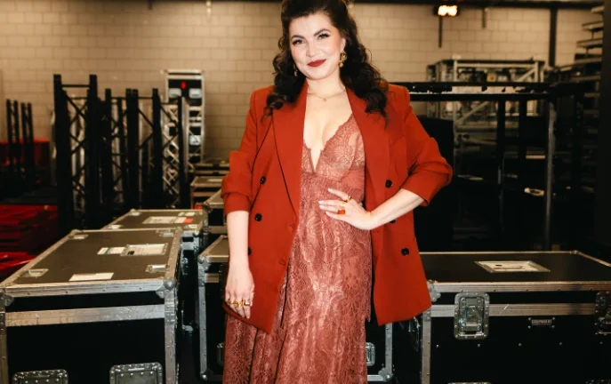 Suvi Teräsniska pituus – kuinka pitkä suosittu laulaja on?